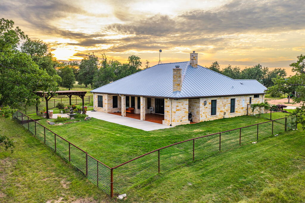 1554 Vintage Oaks Dr — photo