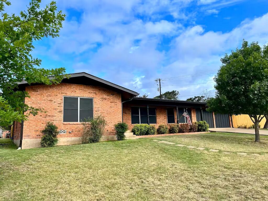 155 N Linda Dr — photo
