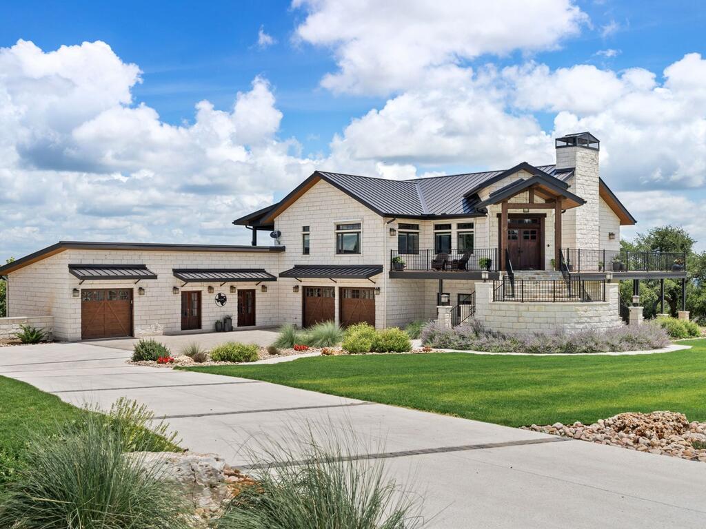 115 Trophy Oak Pt. — photo