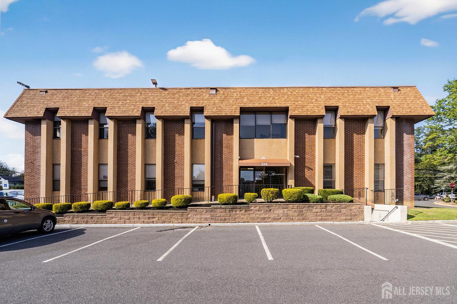 228 SE State Route 34 Corner — photo