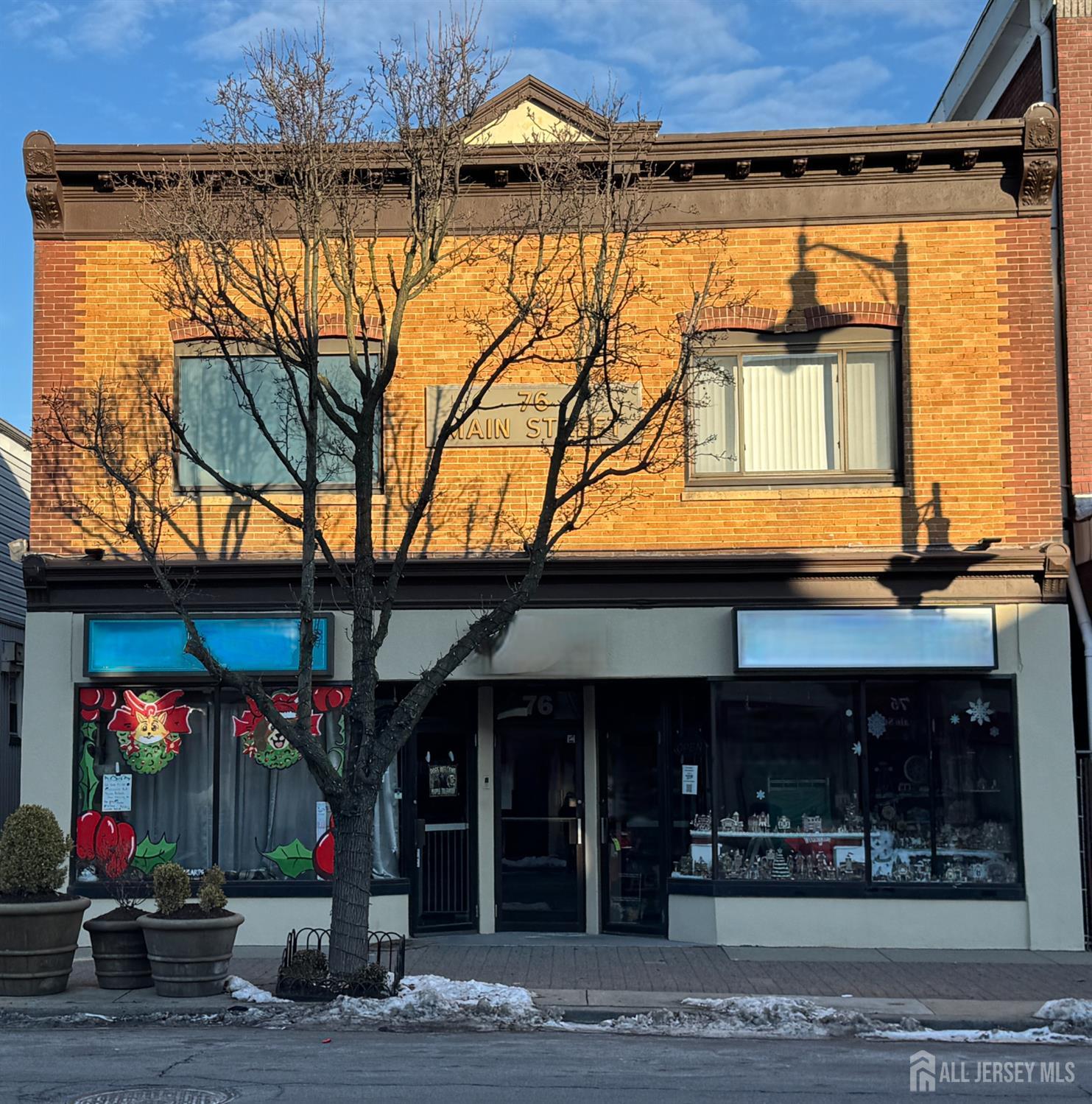 76 Main Street — photo