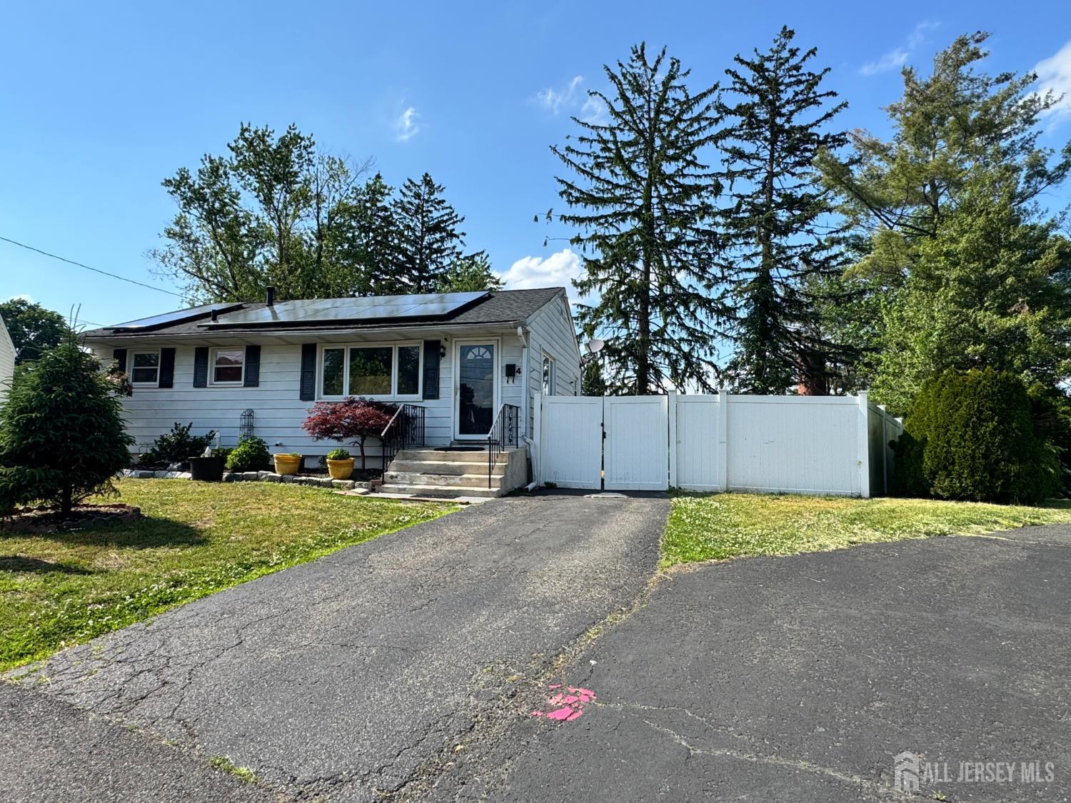 4 Rocky Brook Court — photo