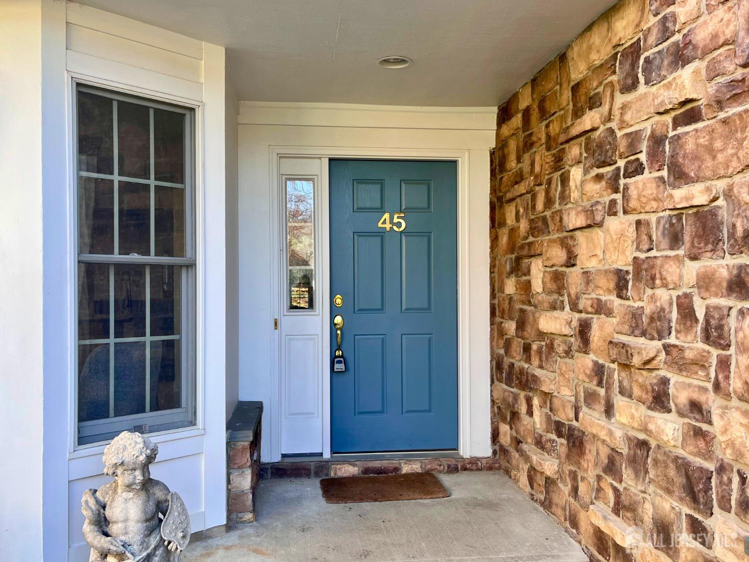 45 Hedge Row Road — photo