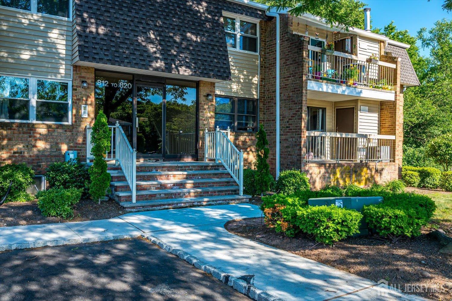 812 Sharon Garden Court — photo