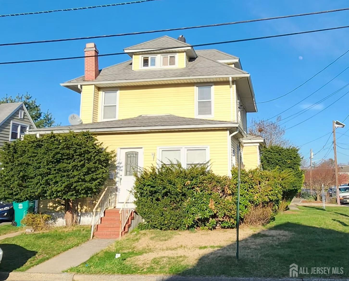 23 Russell Avenue — photo