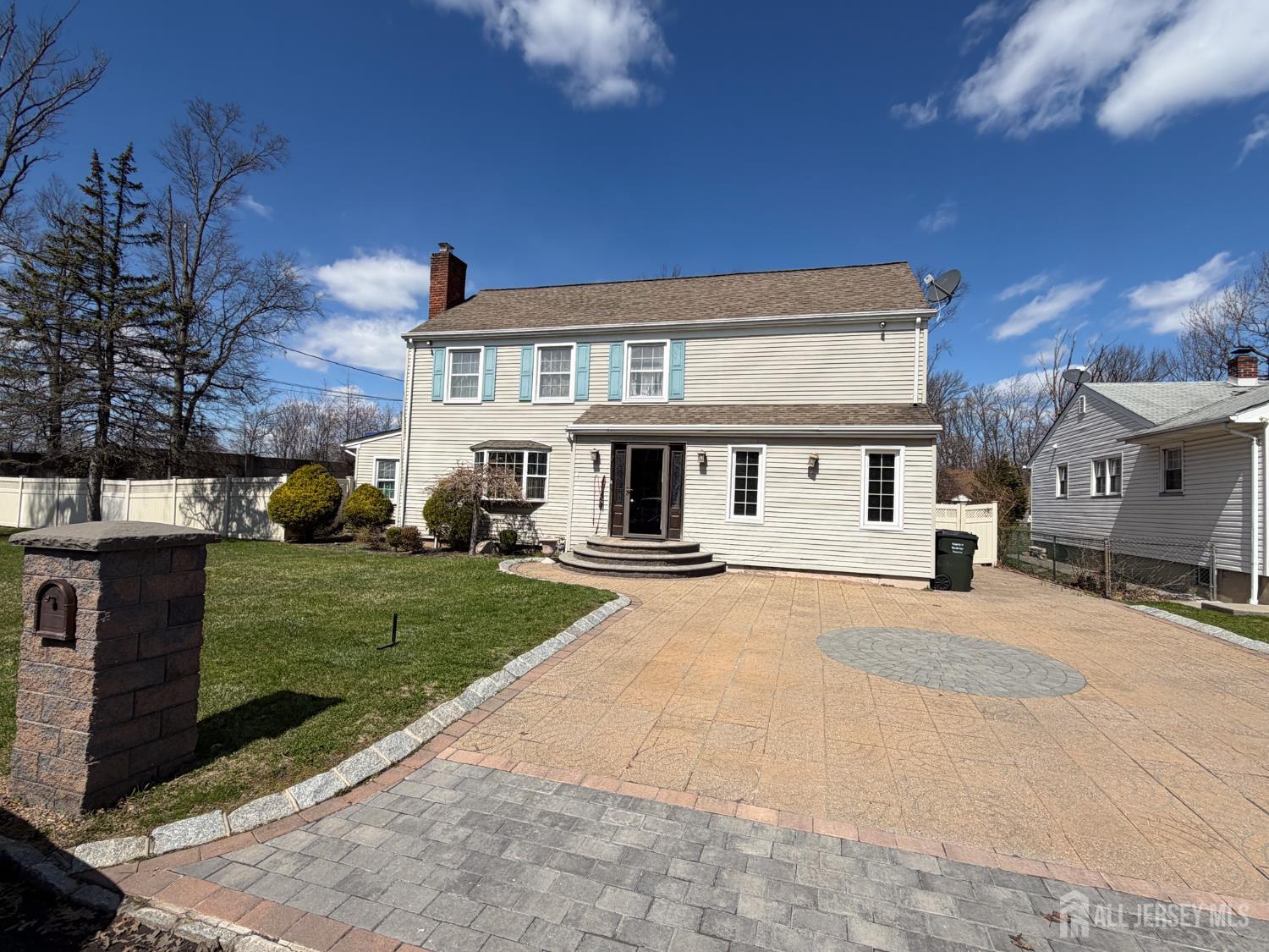 199 E Arthur Place — photo