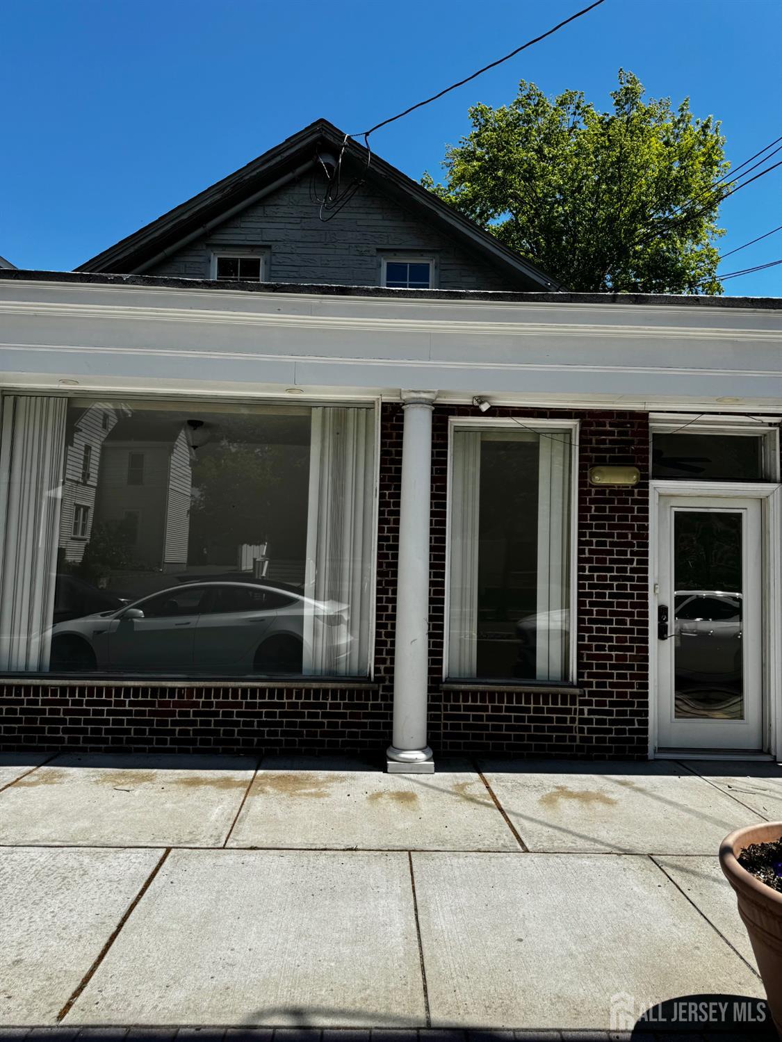 216 Main Street — photo