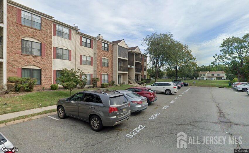 400 Lancaster Court — photo