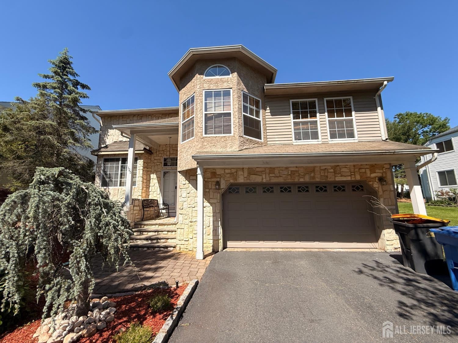 125 Wainwright Drive — photo