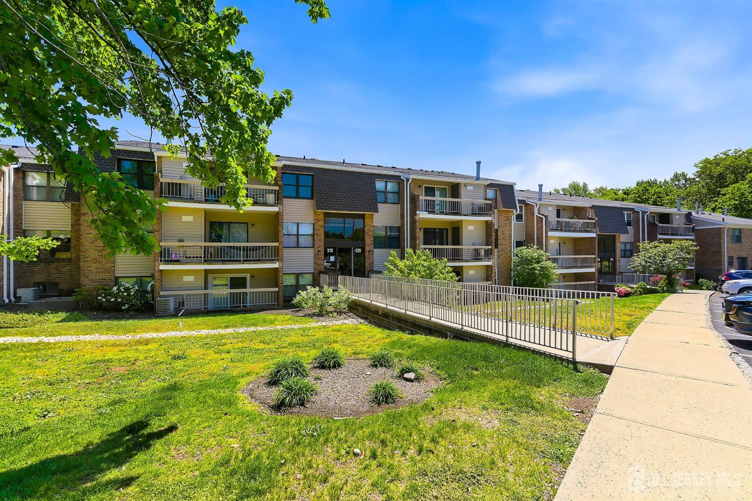 324 Sharon Garden Court — photo