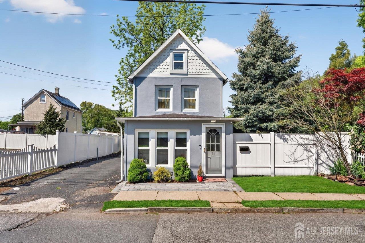 11 Mary Avenue — photo