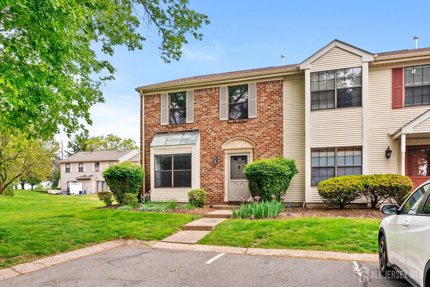 127 Berkshire Court — photo