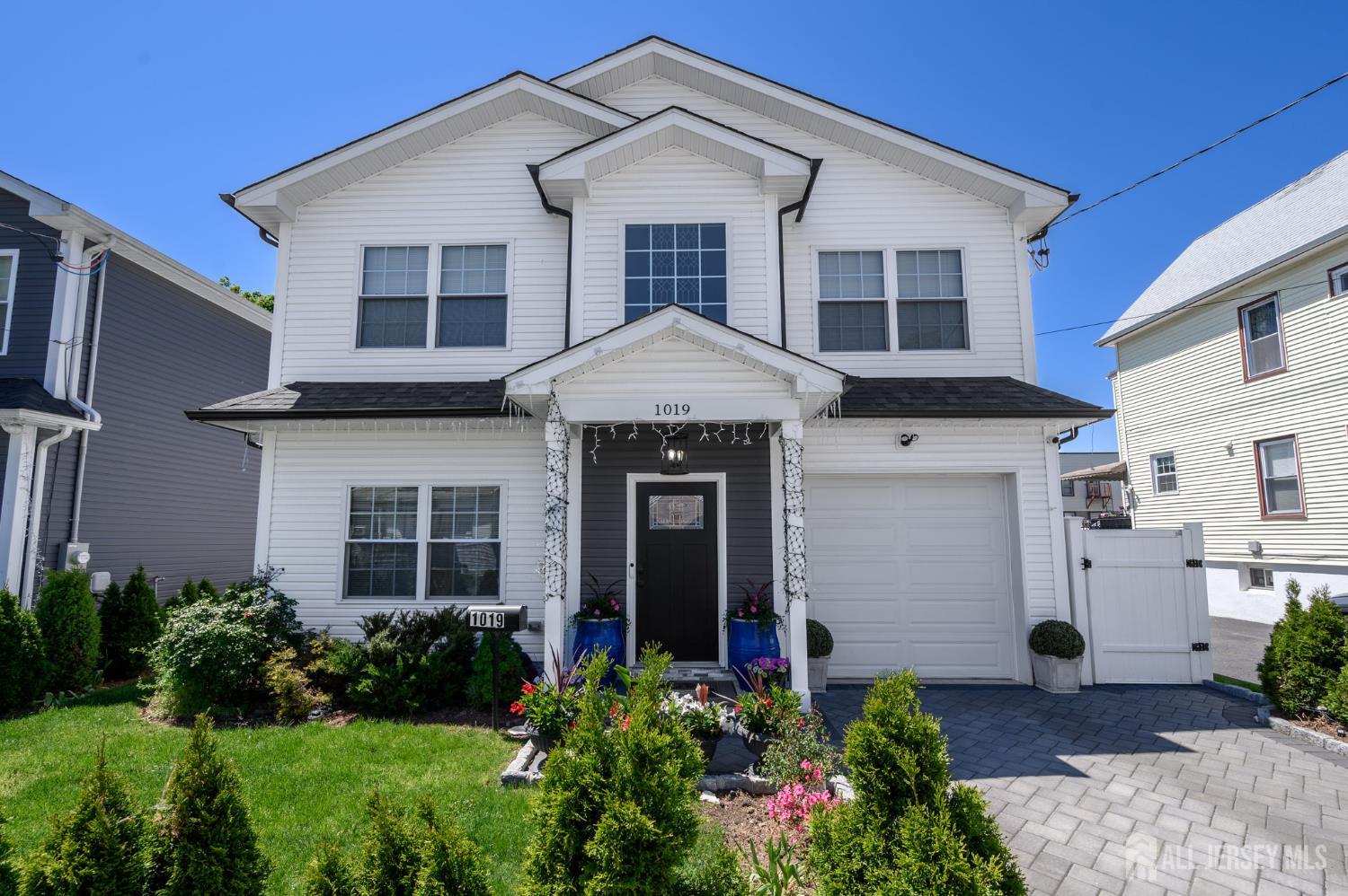 1019 Bishop Evans Way — photo