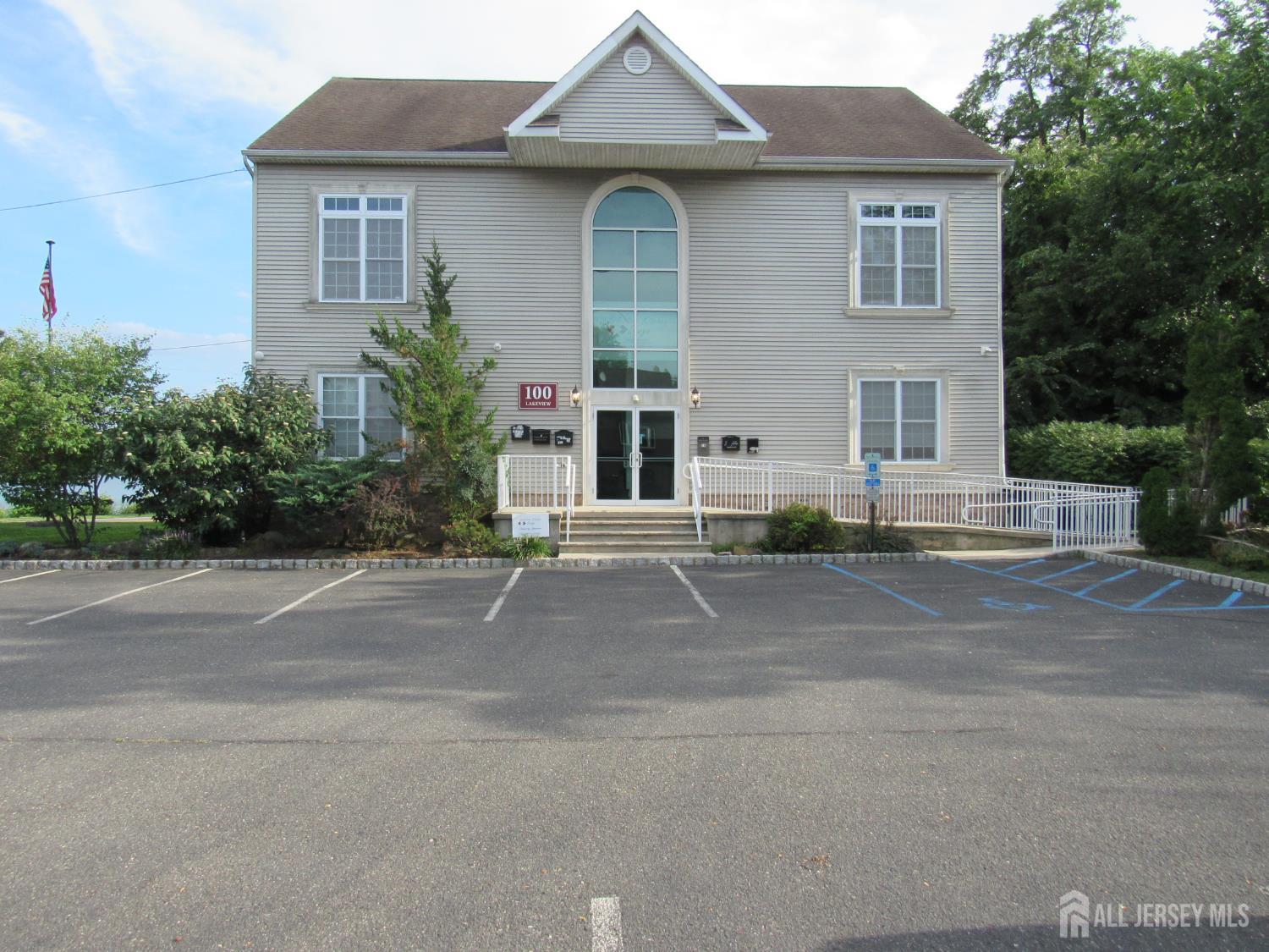 100 Lakeview Drive #C1 — photo