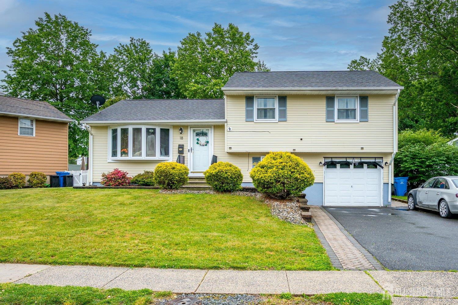 18 Starlit Drive — photo