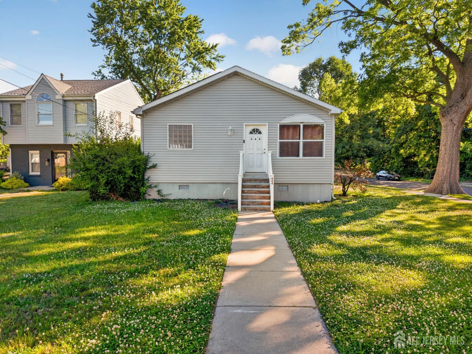 444 Hunt Avenue — photo