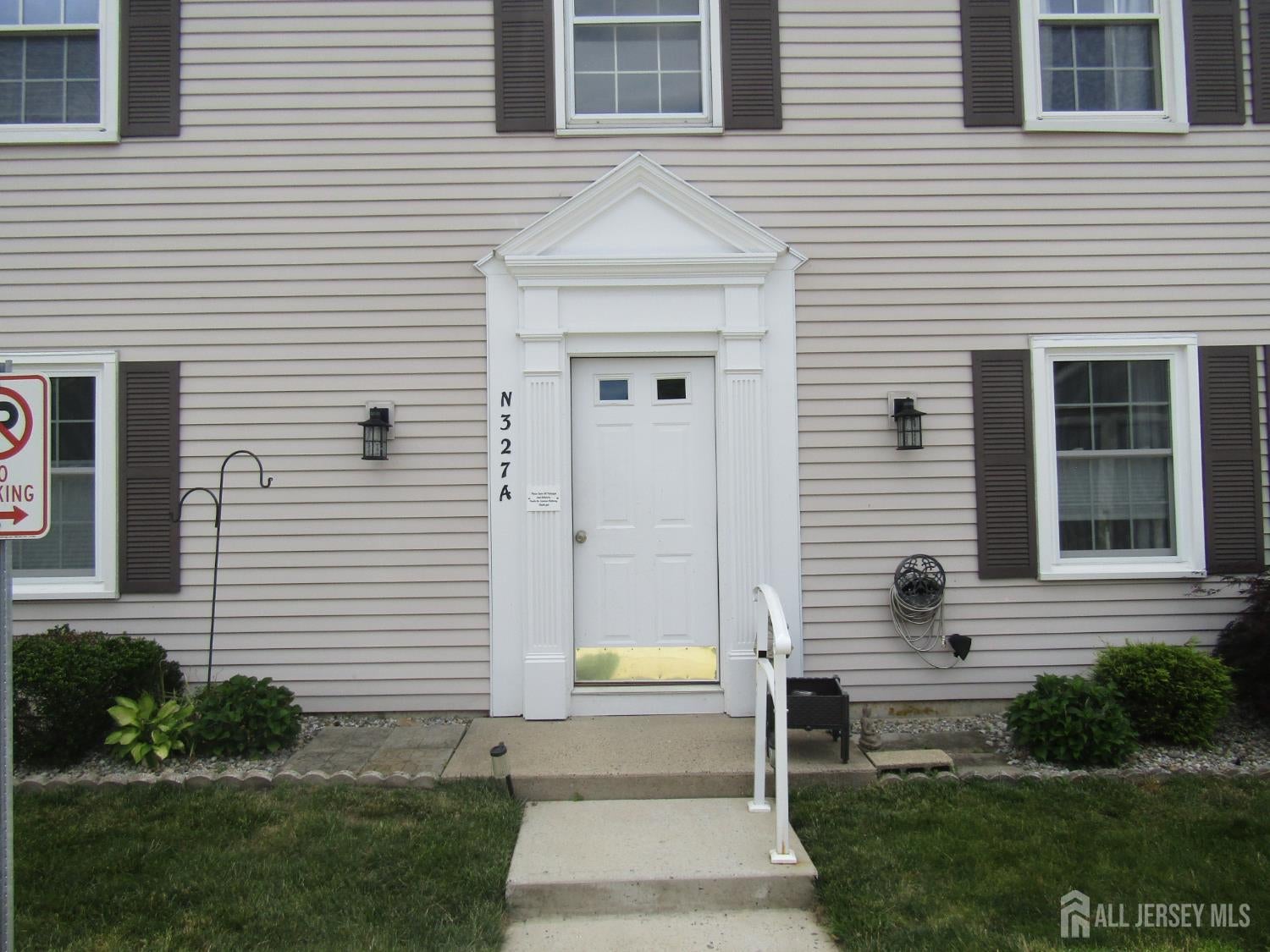 327 Nantuckett Lane a — photo
