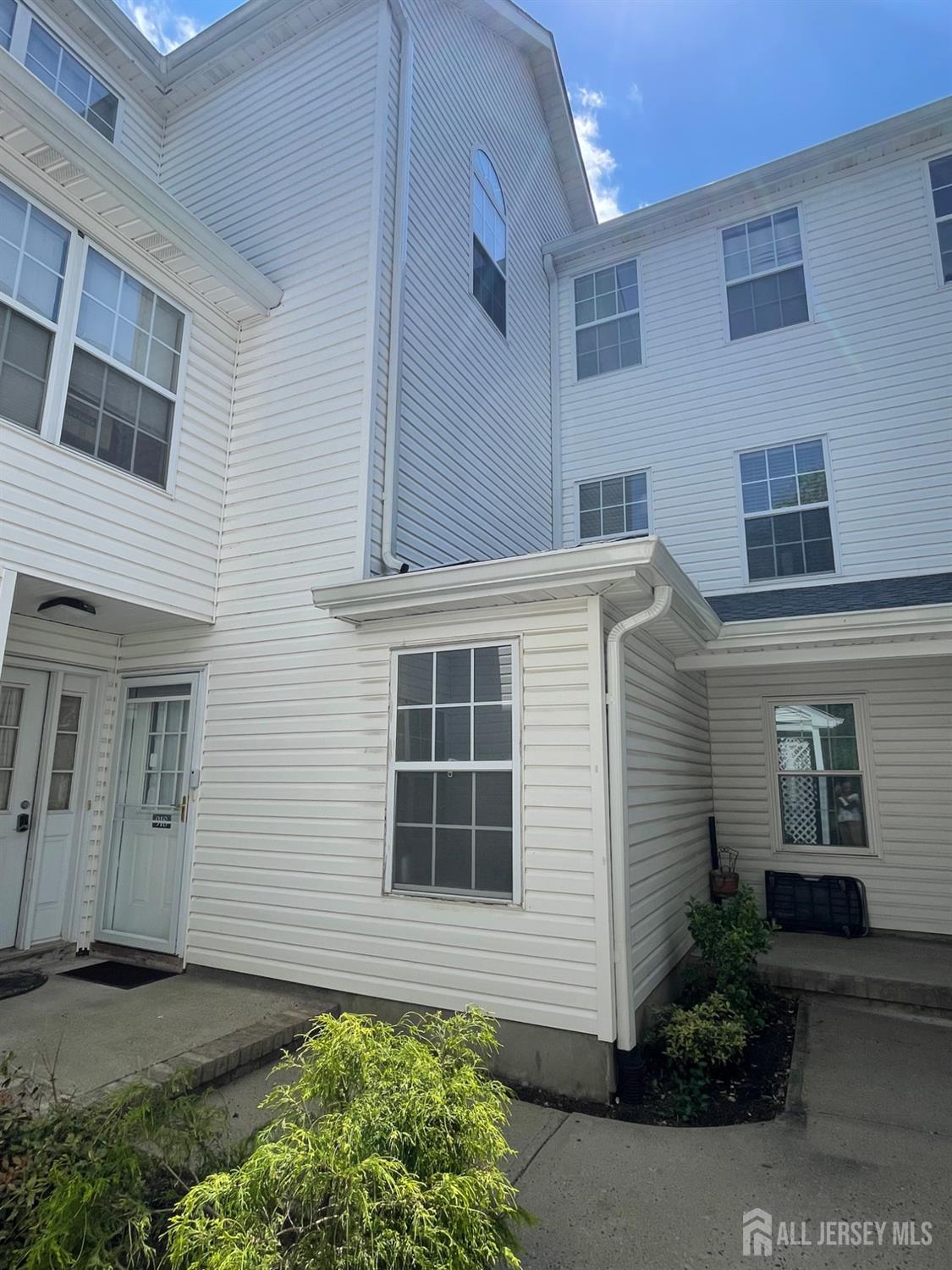 918 Plymouth Road — photo