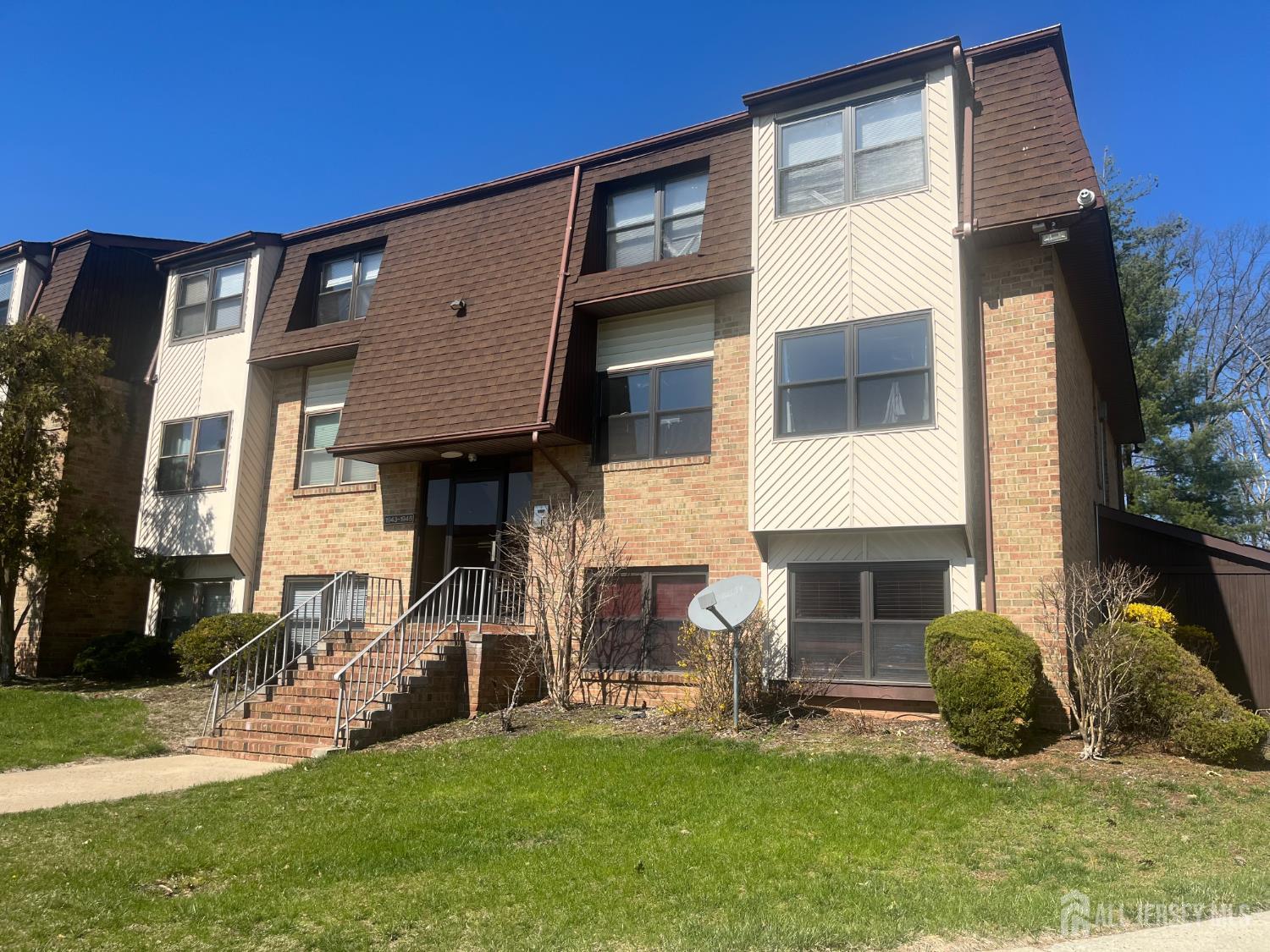 1941 Raspberry Court — photo