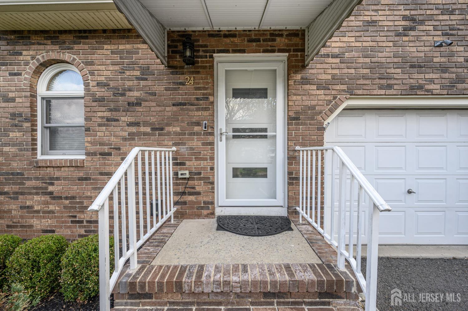 675 Raritan Road #24, Clark, NJ 07066 — photo 2