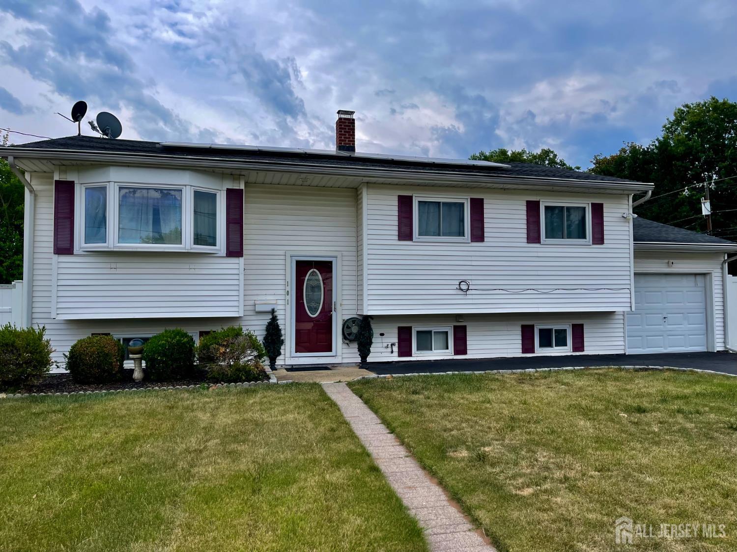 101 Lee Drive — photo