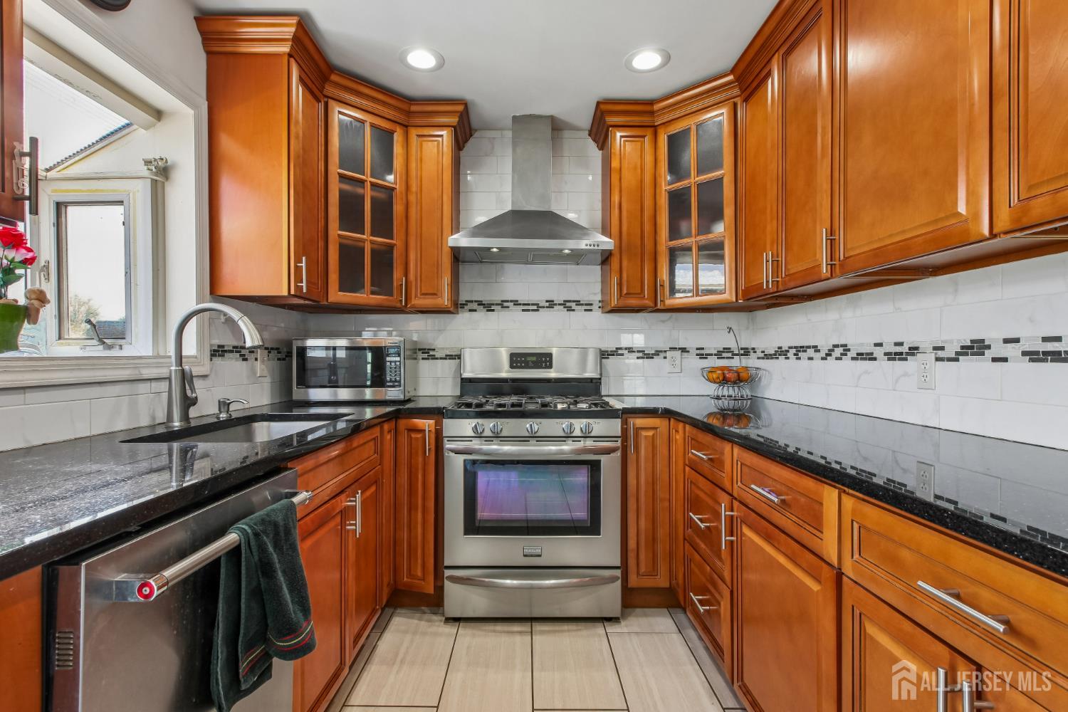 33 Adams St Street — photo