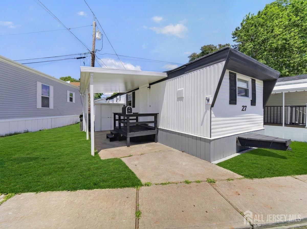 27 Freddie Avenue — photo
