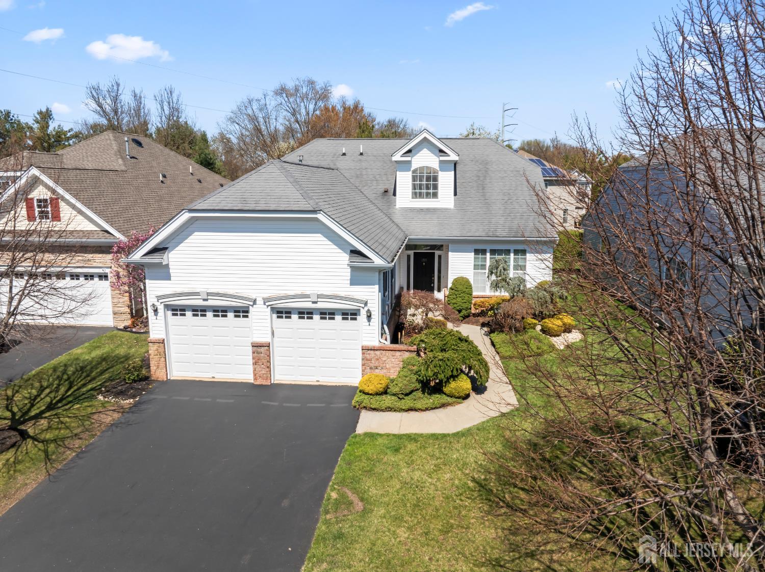 255 Spring Meadow Way — photo