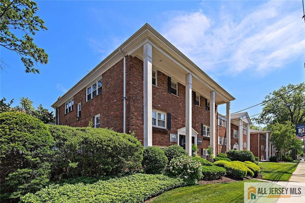 2105 Saint Georges Avenue #2F — photo