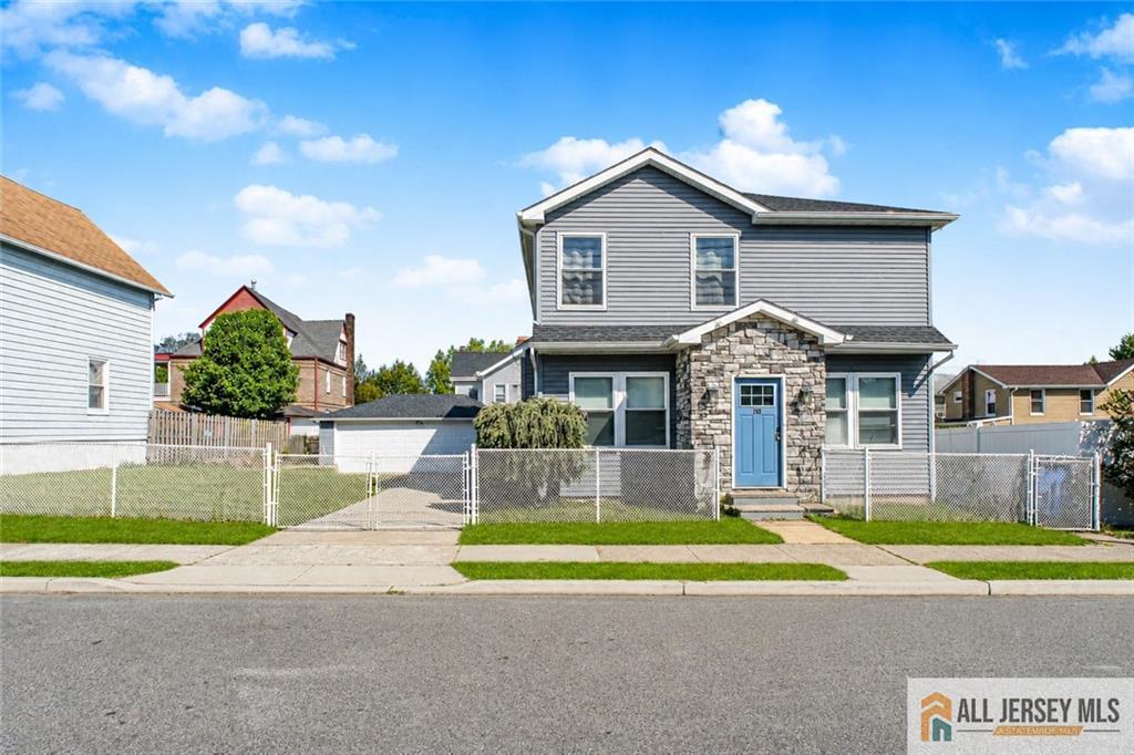 208 Catherine Street — photo