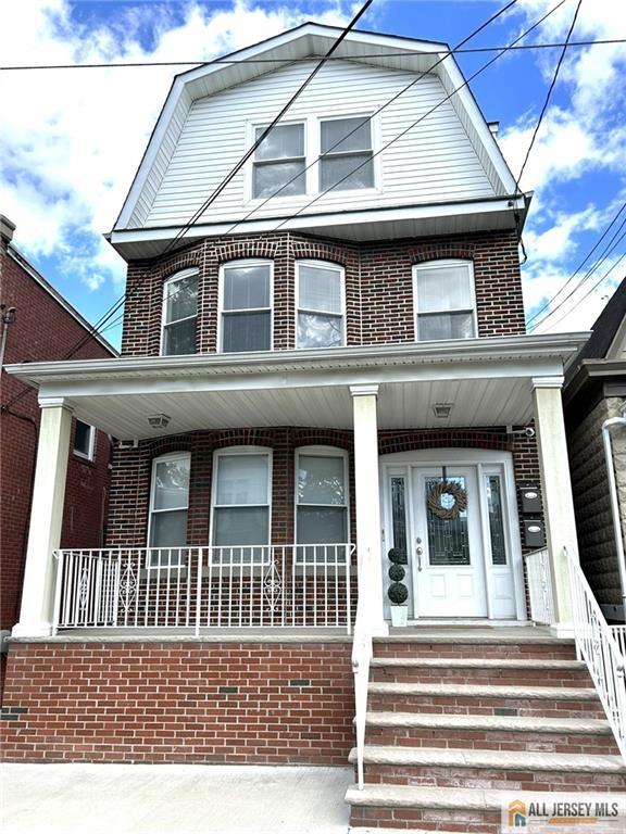 586 Jacques Street — photo