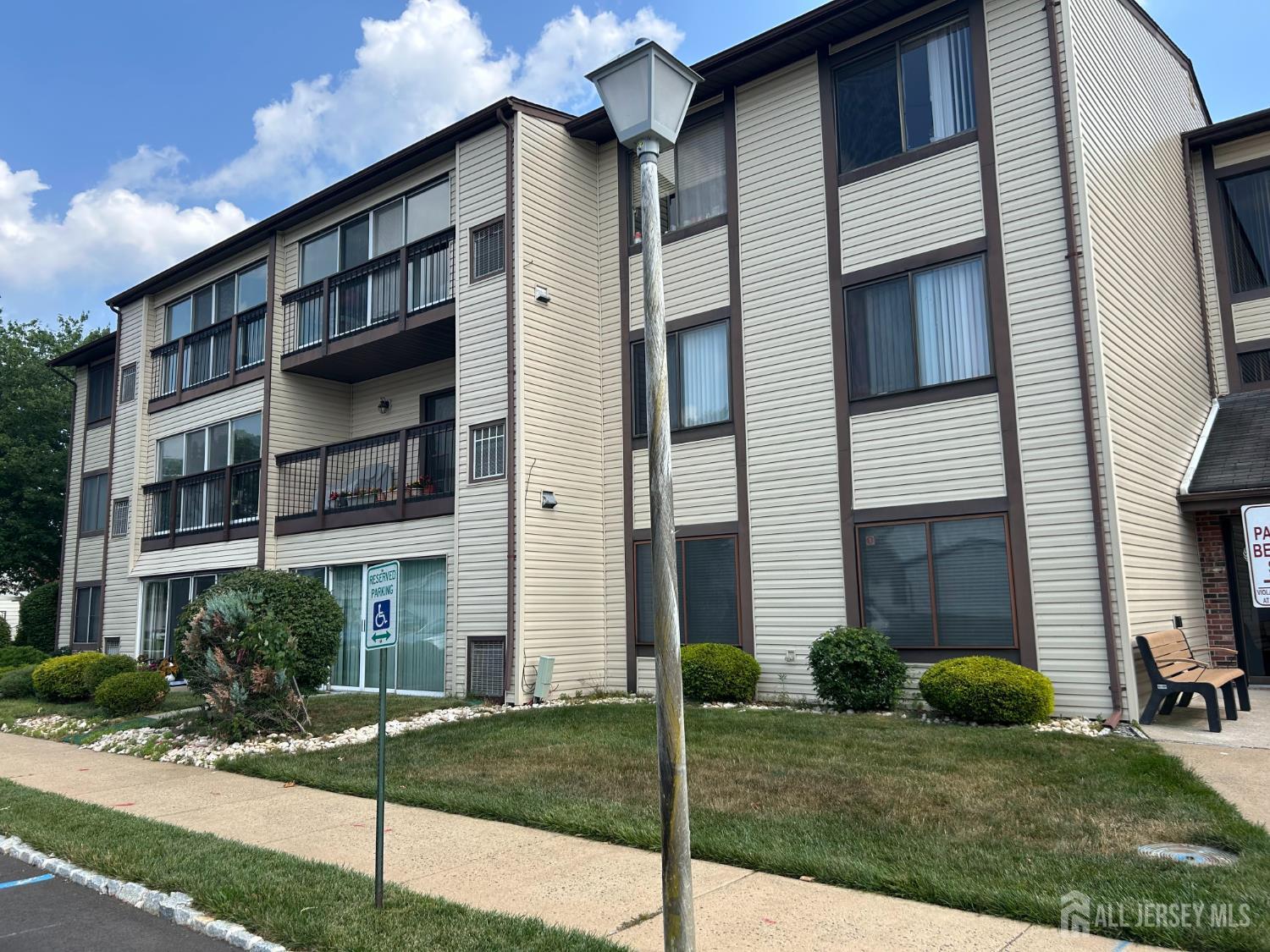 278 Crosse Drive 2H — photo