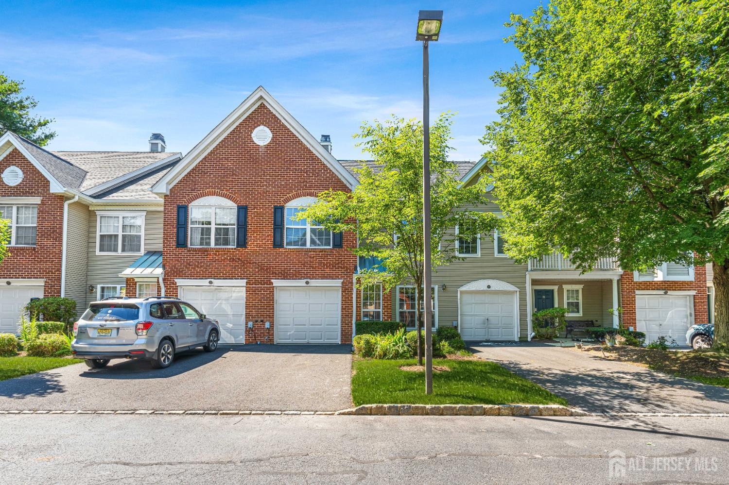 16 Lee Court 405 — photo