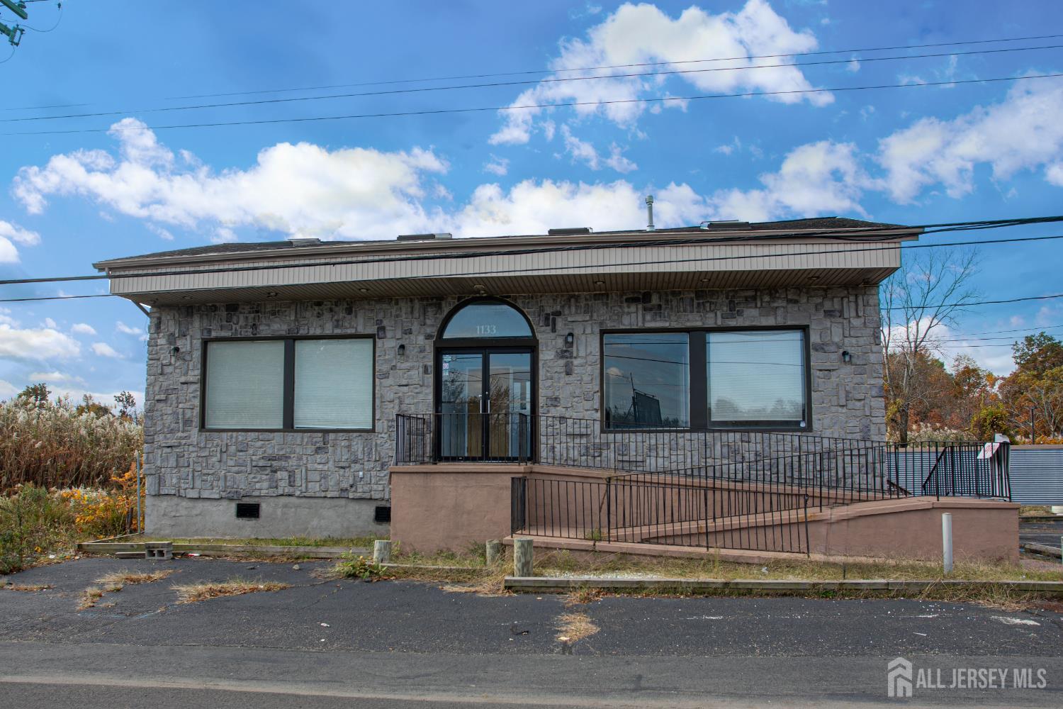 1133 State Route 35 Street — photo