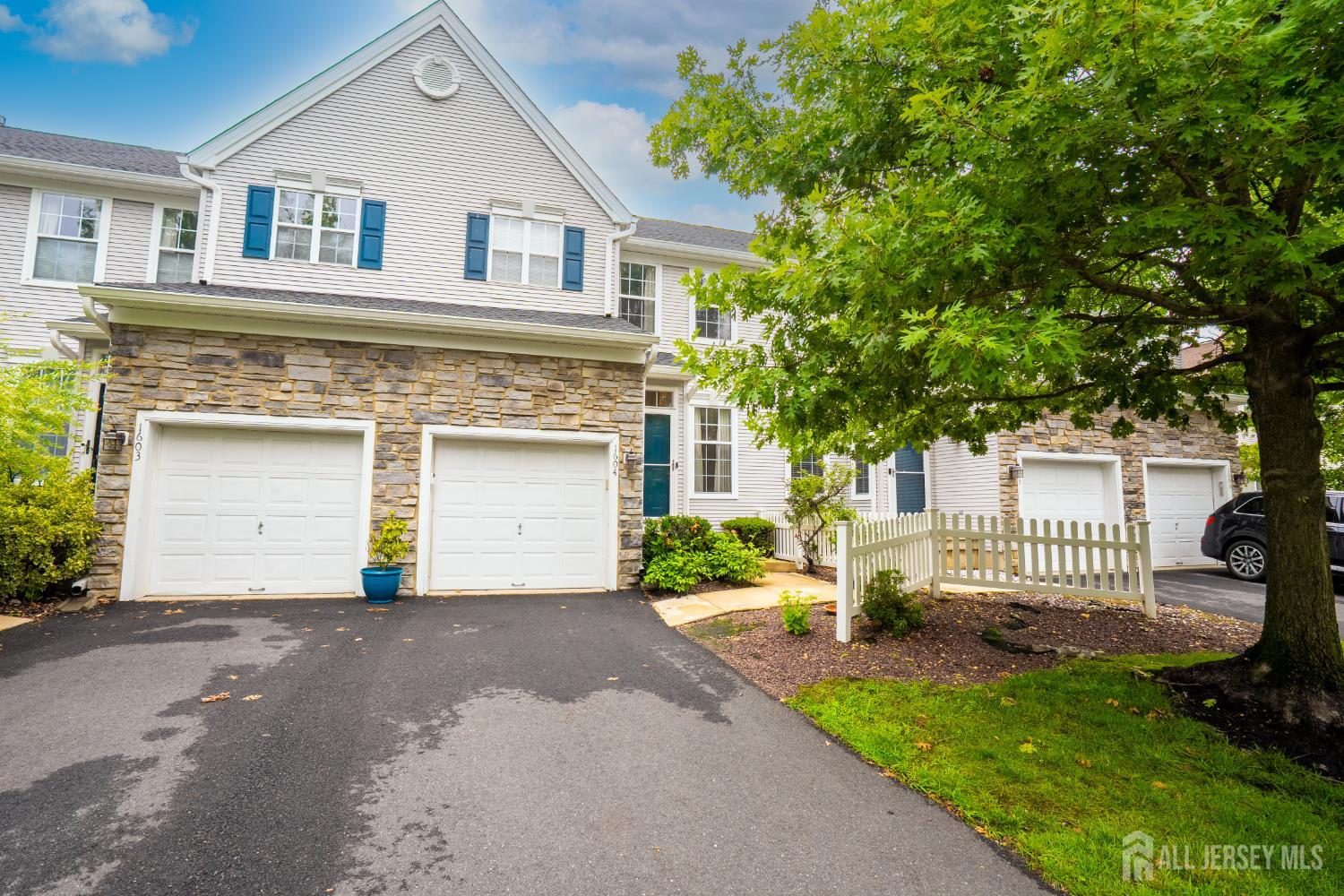 1604 Yarrow Circle — photo