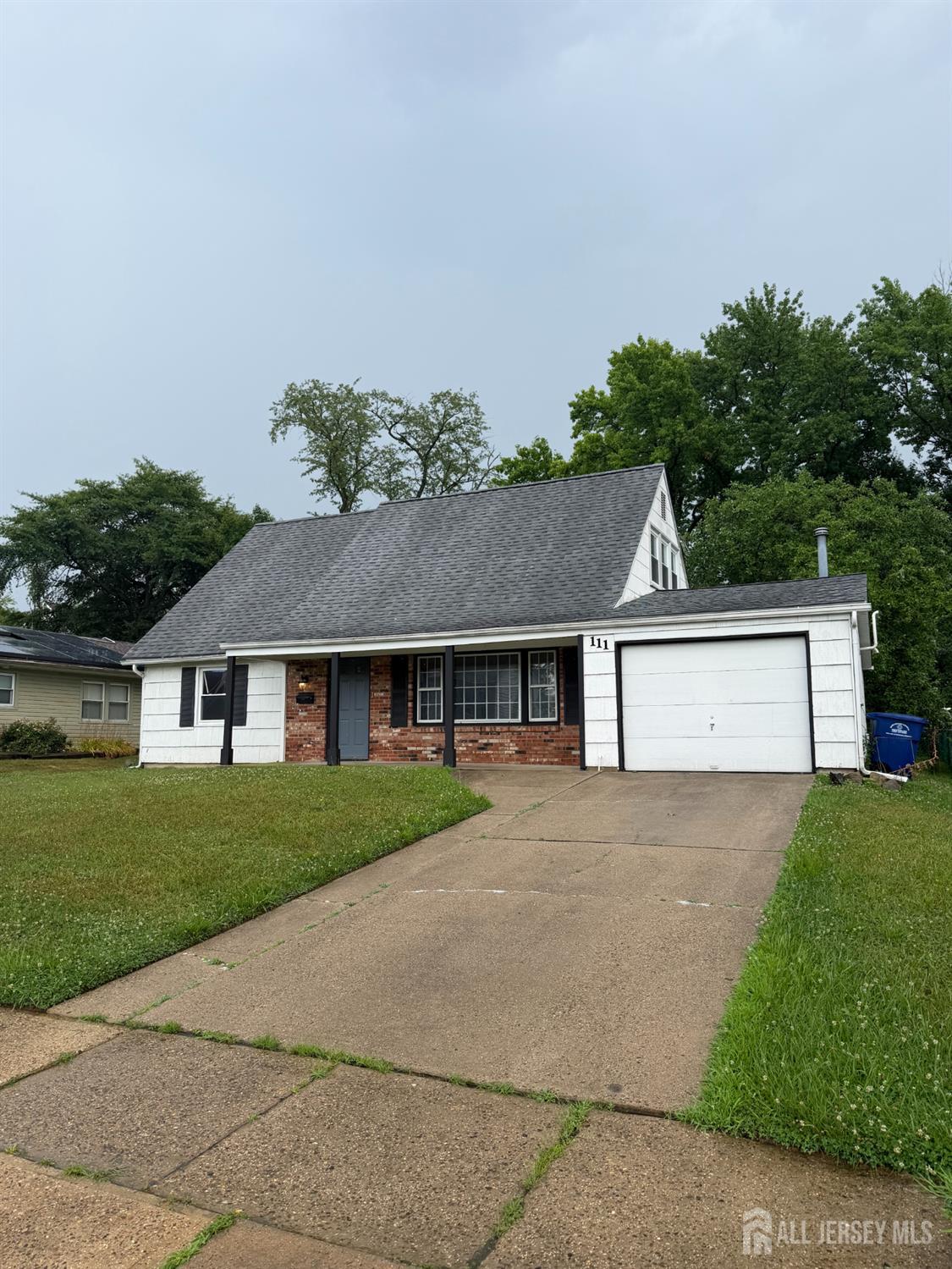 111 Edge Lane — photo