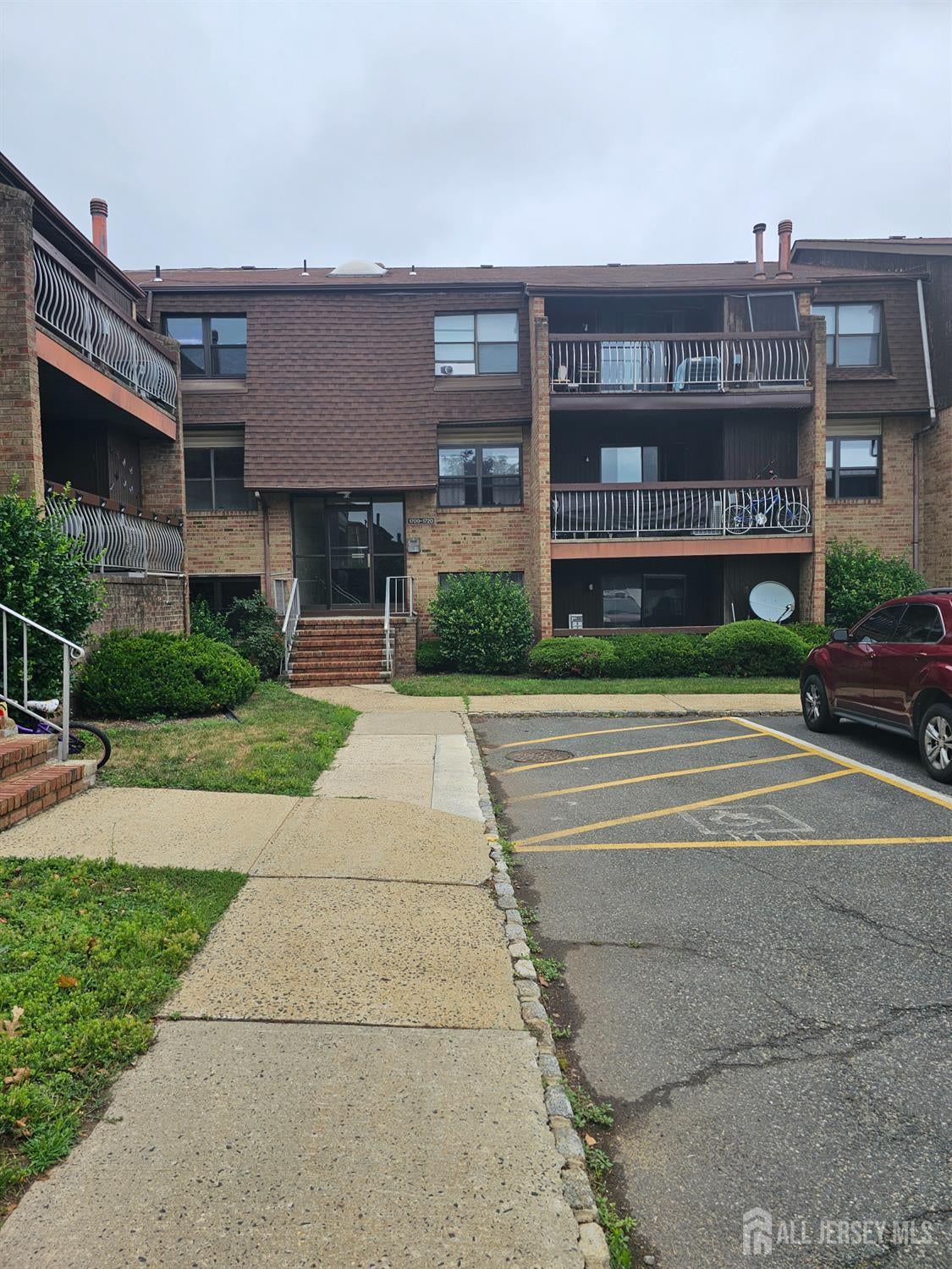 1714 Raspberry Court — photo
