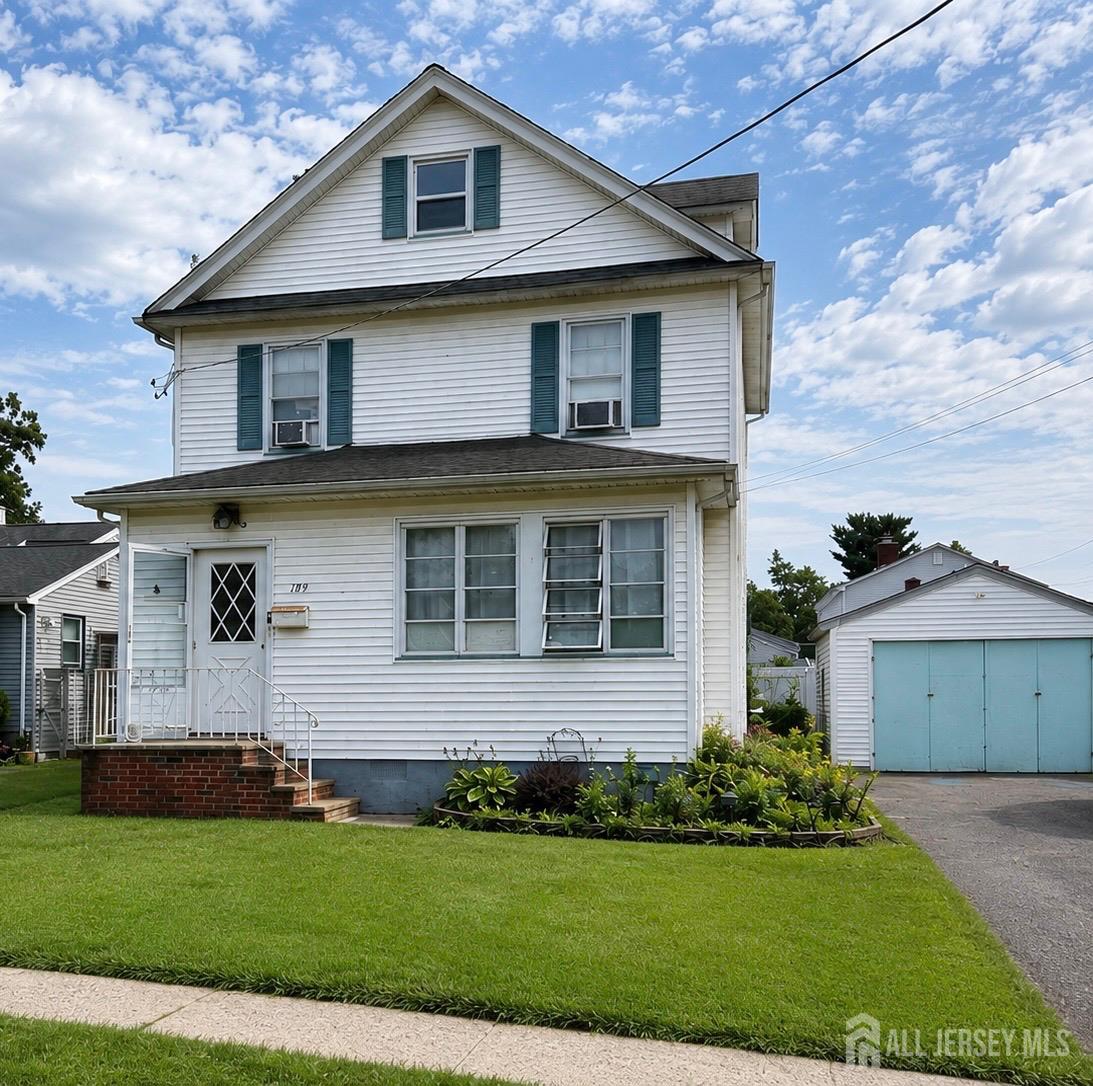 109 Tompkins Avenue — photo