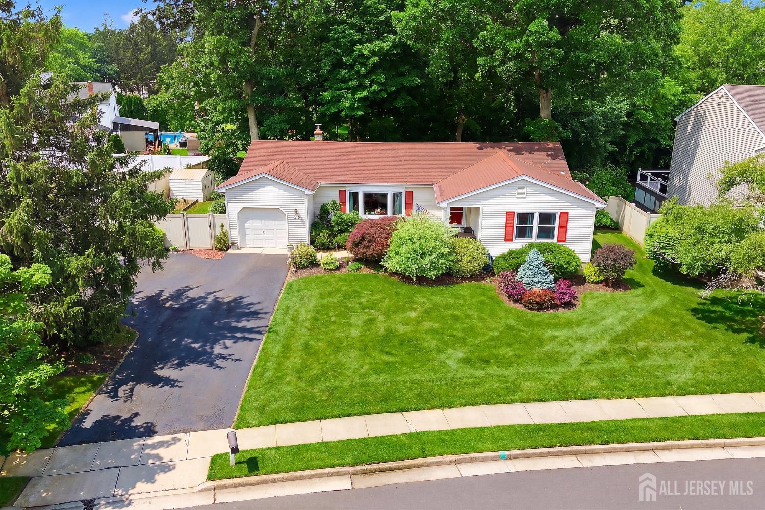 39 McFadden Drive — photo
