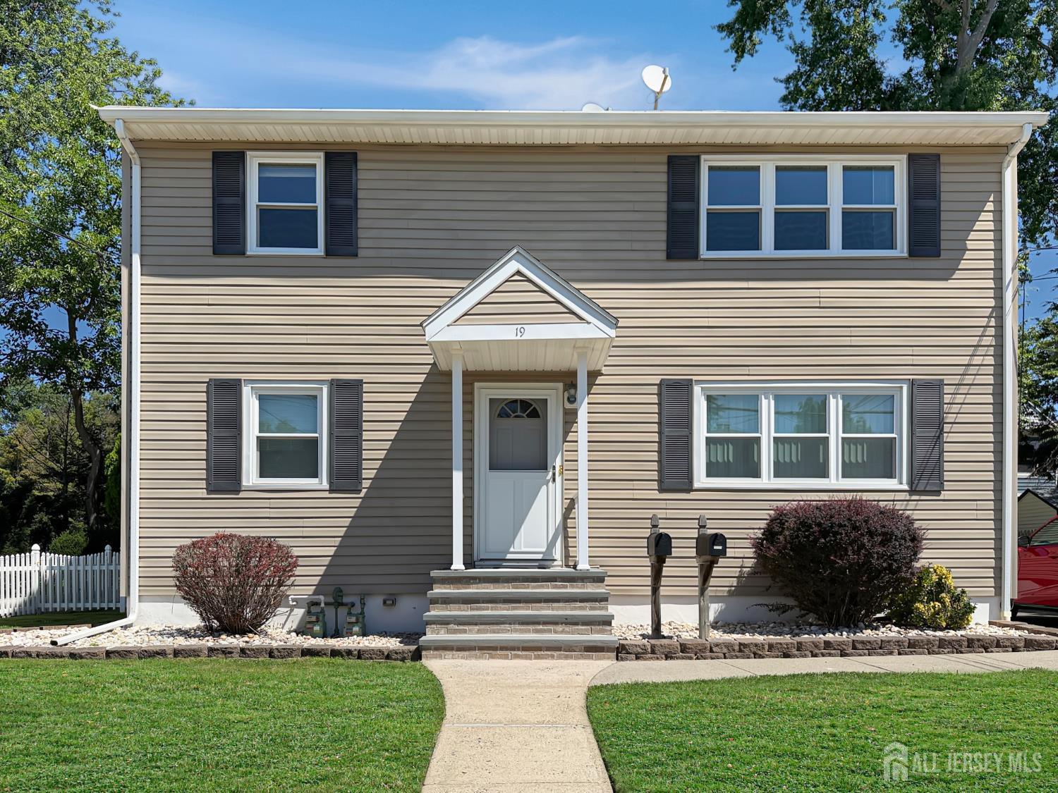 19 Van Buren Avenue — photo