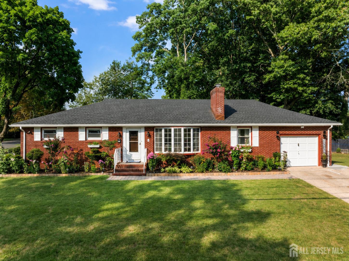 6 Russell Street — photo