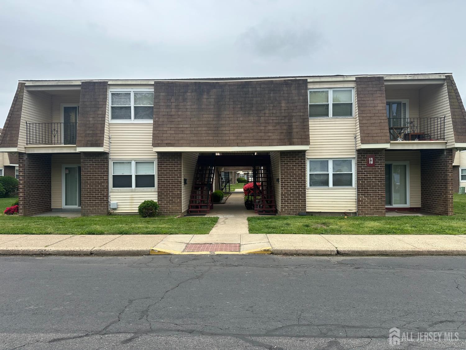 13-2 Florence Tollgate — photo