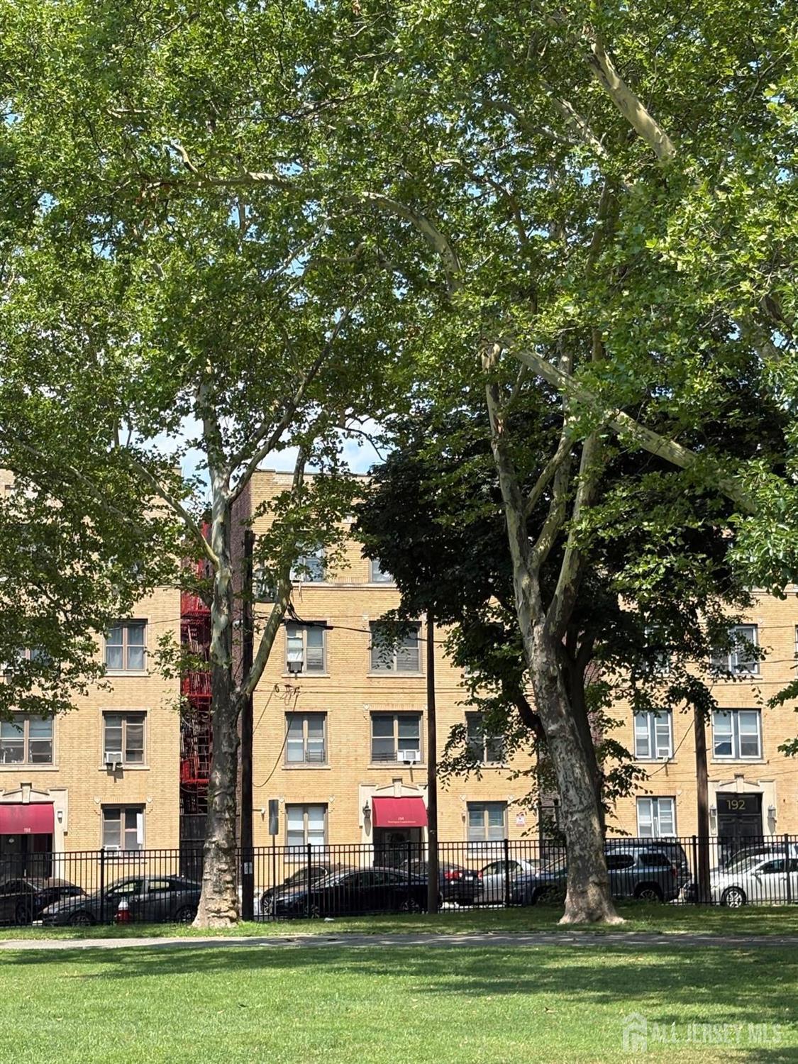 194 Kensington Avenue 303 — photo