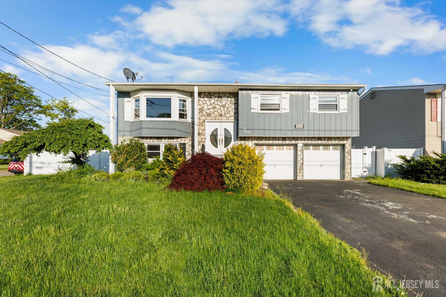 200 Rosewood Lane — photo