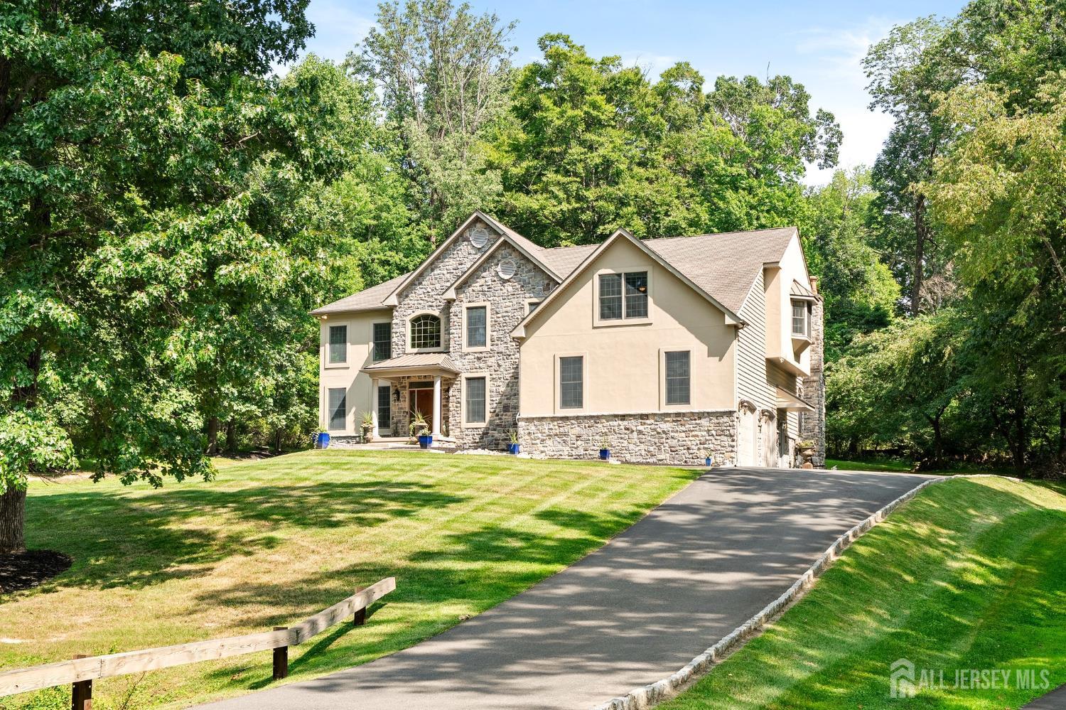 12 Mountain View Court — photo