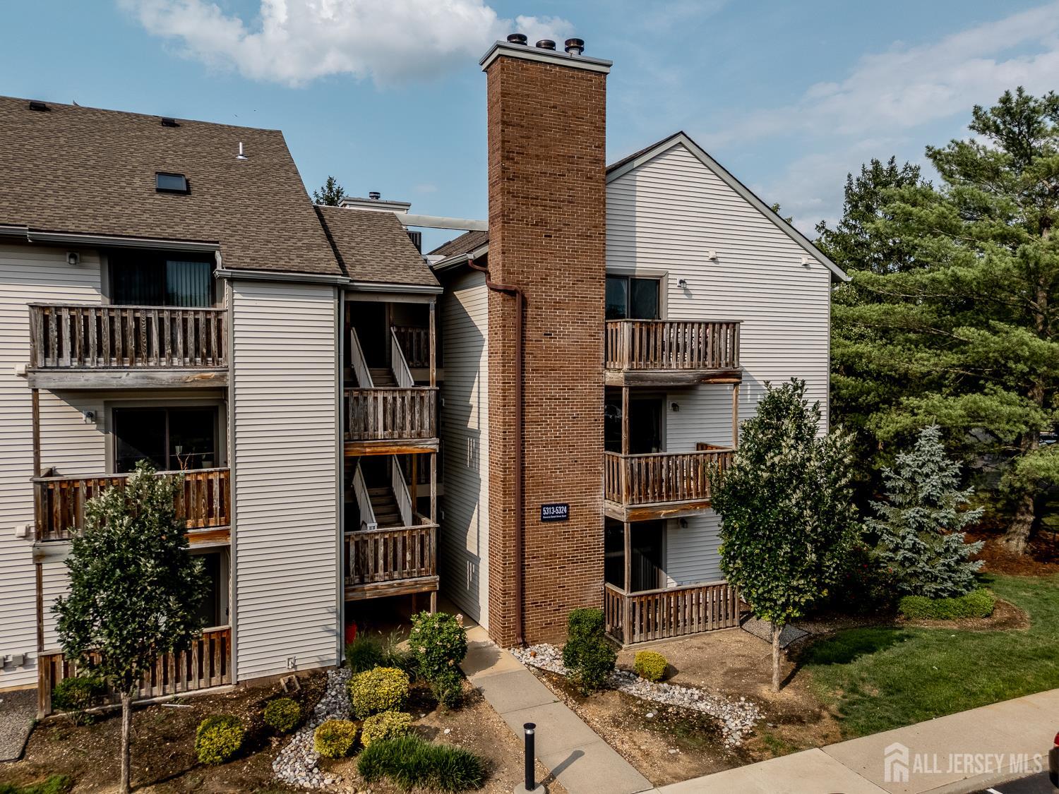 5320 Ravens Crest Drive — photo