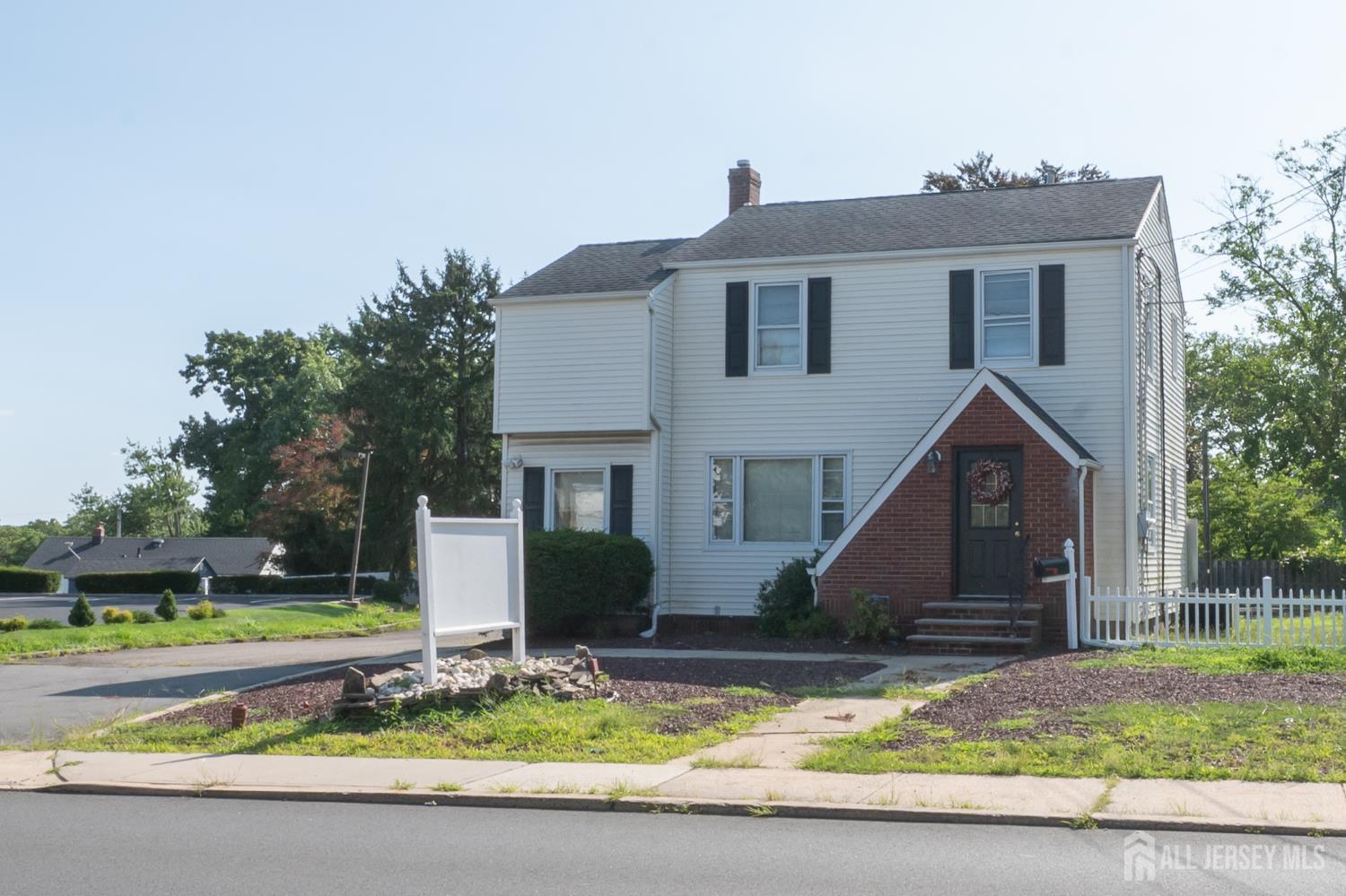214 S Main Street — photo