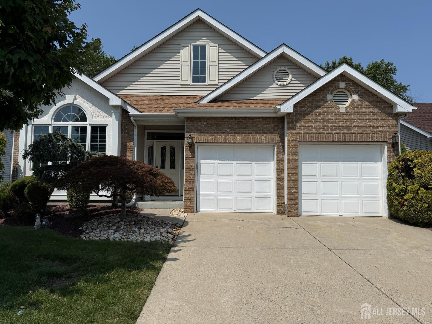8 Wakefield Court — photo