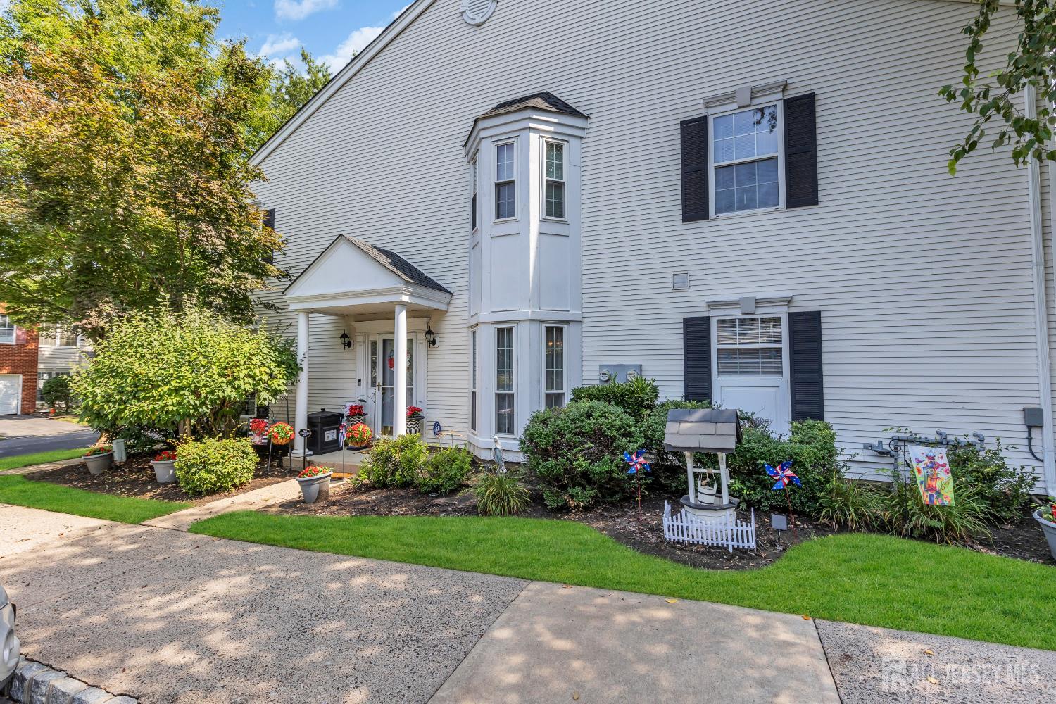 401 Harvest Lane — photo
