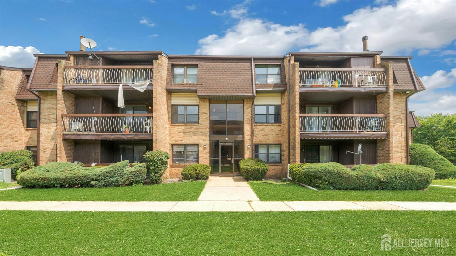 1520 Raspberry Court, Edison, NJ 08817